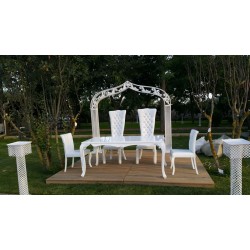 Arka Fonlu Lake Nikah Masası